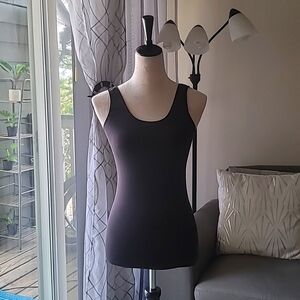 Black skin tight tank top size medium